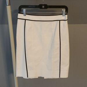 White House Black Market White and Black Skirt
